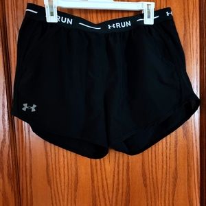 Under Armour Shorts Size L